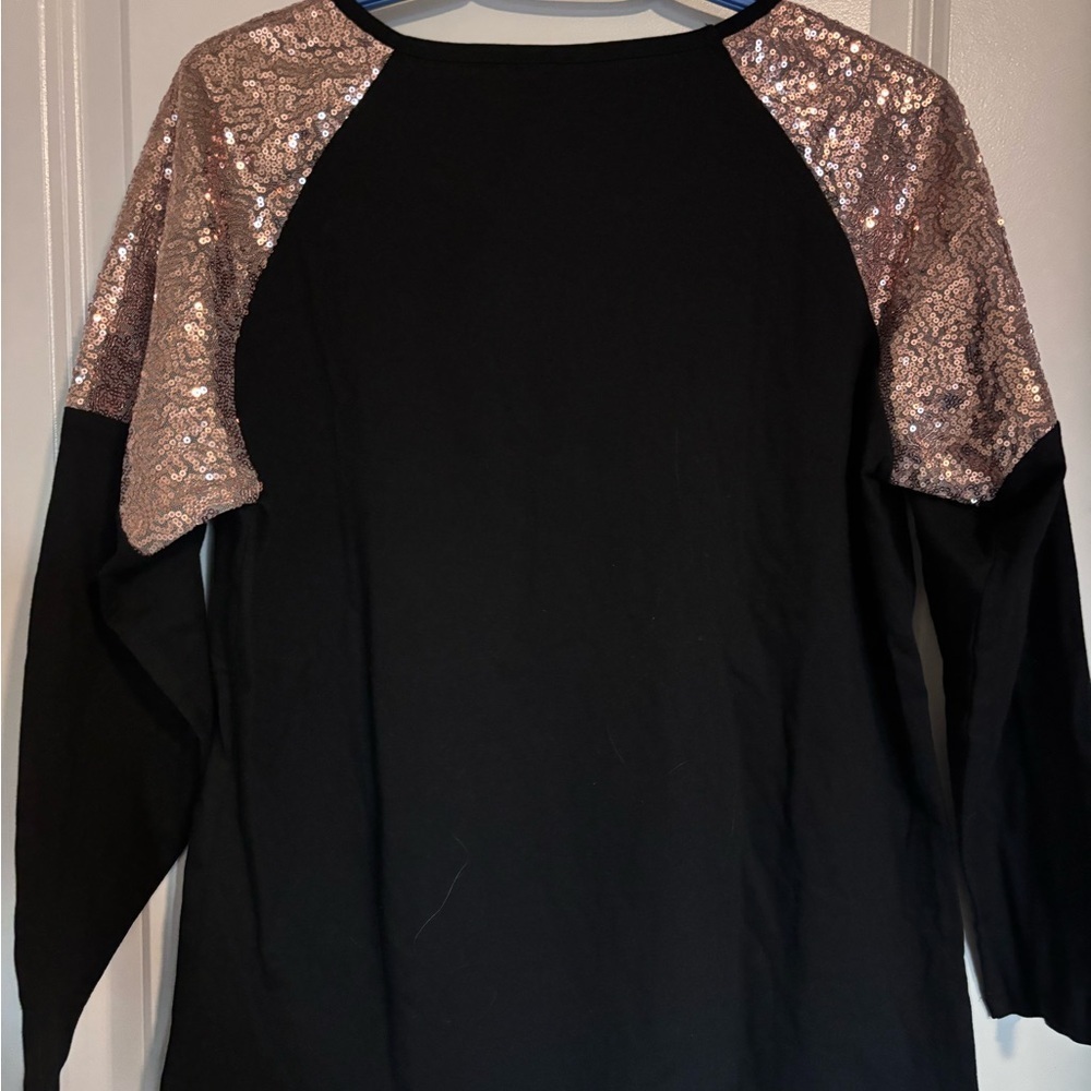 NWOT mBlack and Gold Sequin Christmas Reindeer as Wine Pun Ugly Christmas Top - Picture 4 of 4